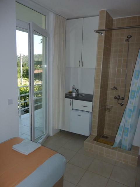 Mini Apartments Natasha Sutomore Exterior photo